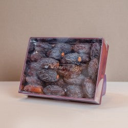 Dattes Medjoul Noura, gros plan sur la texture fondante et caramélisée